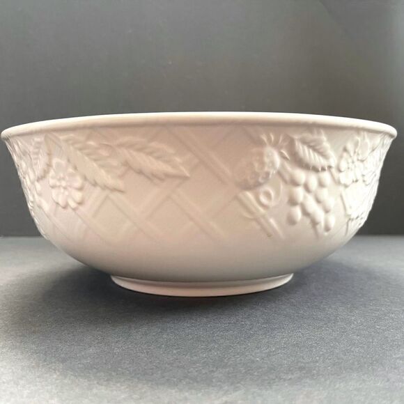 Mikasa English Countryside White 9” Stoneware Serving Salad Bowl Discontinued - Picture 4 of 16